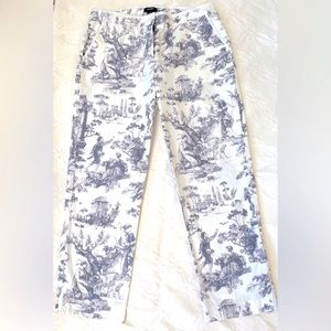 J CREW Favorite Fit French Country Toile Blue and White Cropped Pants, Size 4.